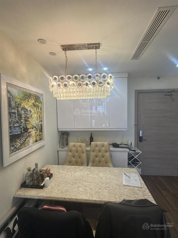 (tin thật 100%) ch 81m2 x 2pn có lốt ô tô tại b6 giảng võ  ban công đông nam  nội thất 600 triệu