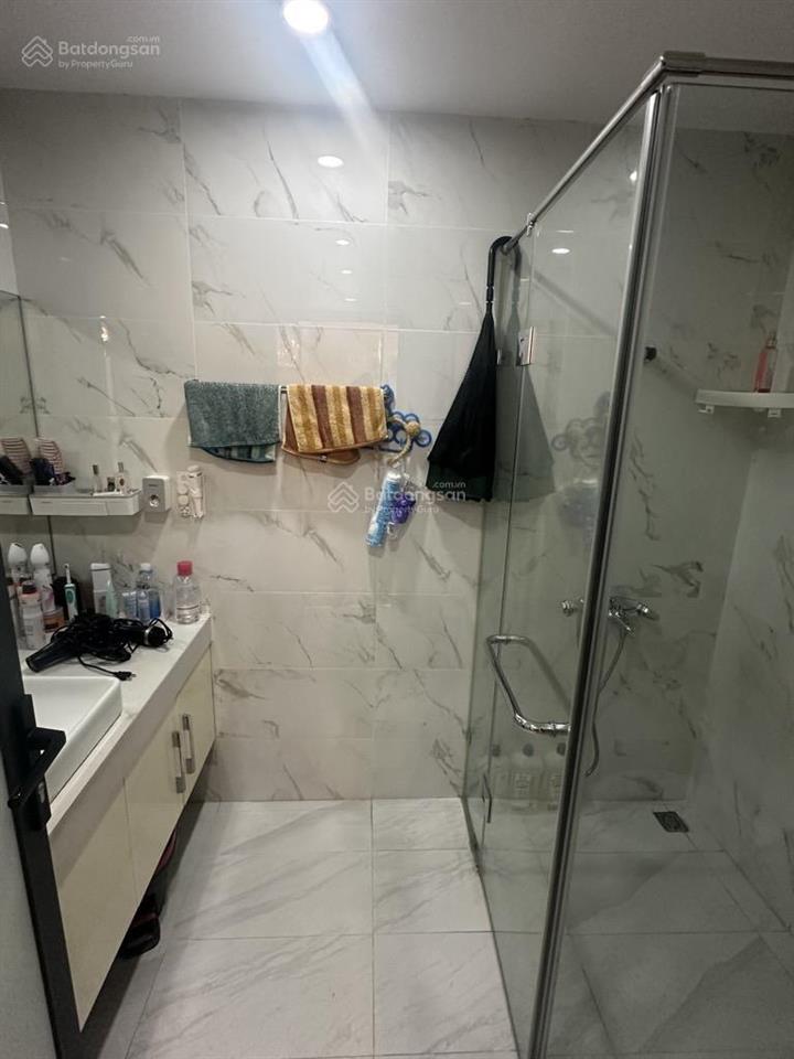 (tin thật 100%) ch 81m2 x 2pn có lốt ô tô tại b6 giảng võ  ban công đông nam  nội thất 600 triệu