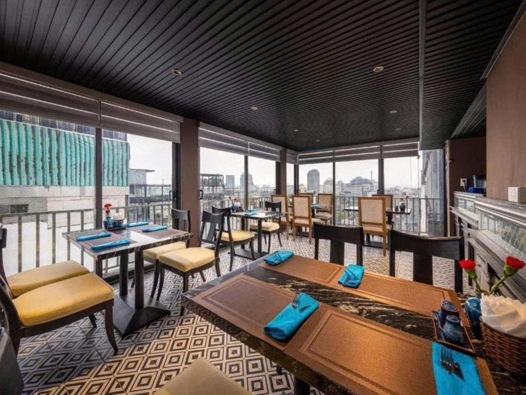 KHÁCH SẠN 12 TẦNG PHỐ CỔ – 2 PHÚT RA HỒ GƯƠM – DÒNG TIỀN GẦN 800 TRIỆU/THÁNG