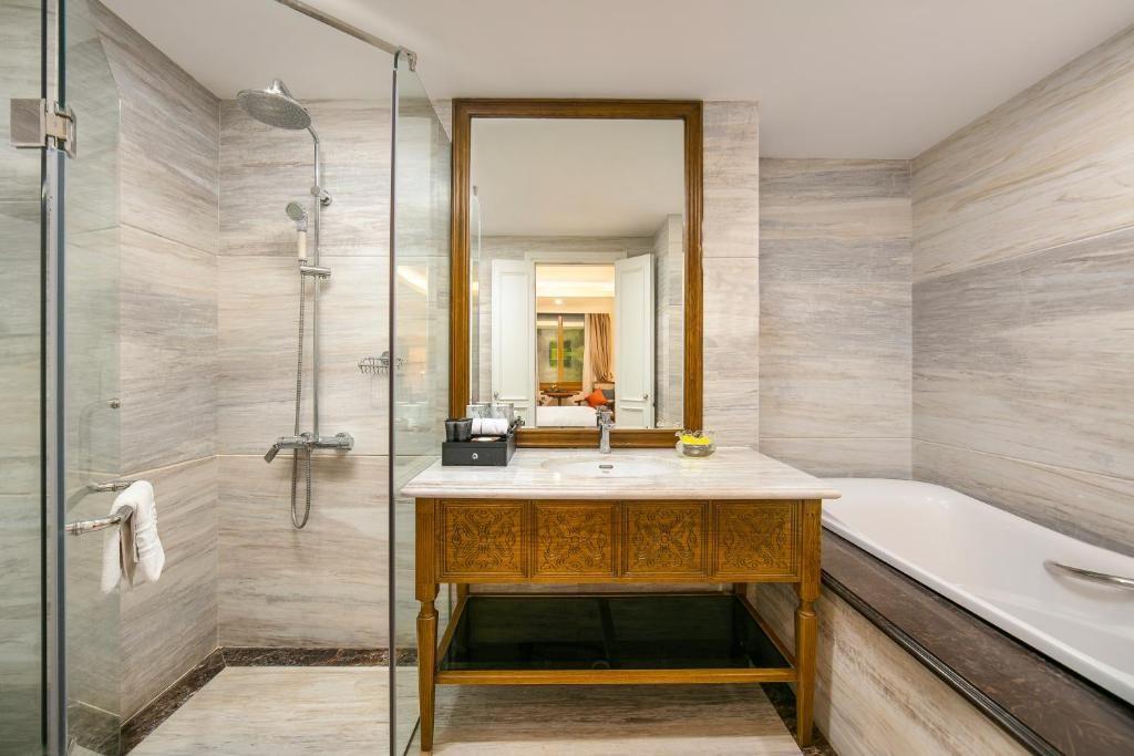 KHÁCH SẠN 12 TẦNG PHỐ CỔ – 2 PHÚT RA HỒ GƯƠM – DÒNG TIỀN GẦN 800 TRIỆU/THÁNG