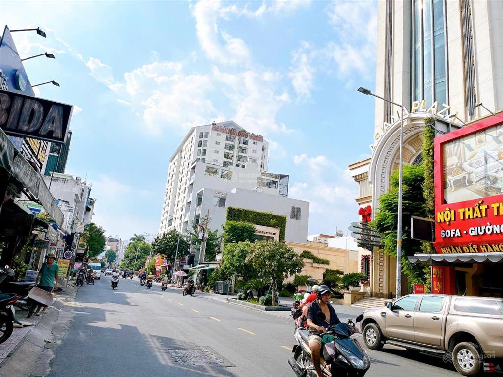 Bán nhà góc 2 mặt tiền đường vườn lài, quận tân phú. dt 5x16met, đối diện nhà hàng tiệc cưới.