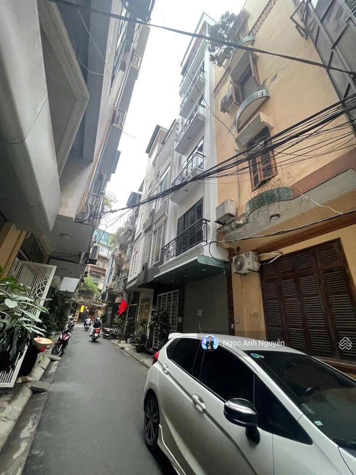 Bán nhà 5 tầng phân lô phố nguyễn chí thanh đống đa  39m2  ô tô lưu thông, kinh doanh tấp nập