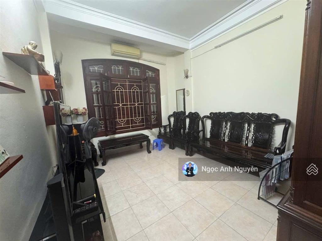 Bán nhà 5 tầng phân lô phố nguyễn chí thanh đống đa  39m2  ô tô lưu thông, kinh doanh tấp nập