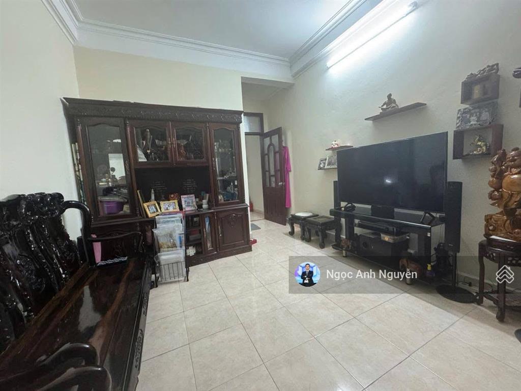 Bán nhà 5 tầng phân lô phố nguyễn chí thanh đống đa  39m2  ô tô lưu thông, kinh doanh tấp nập