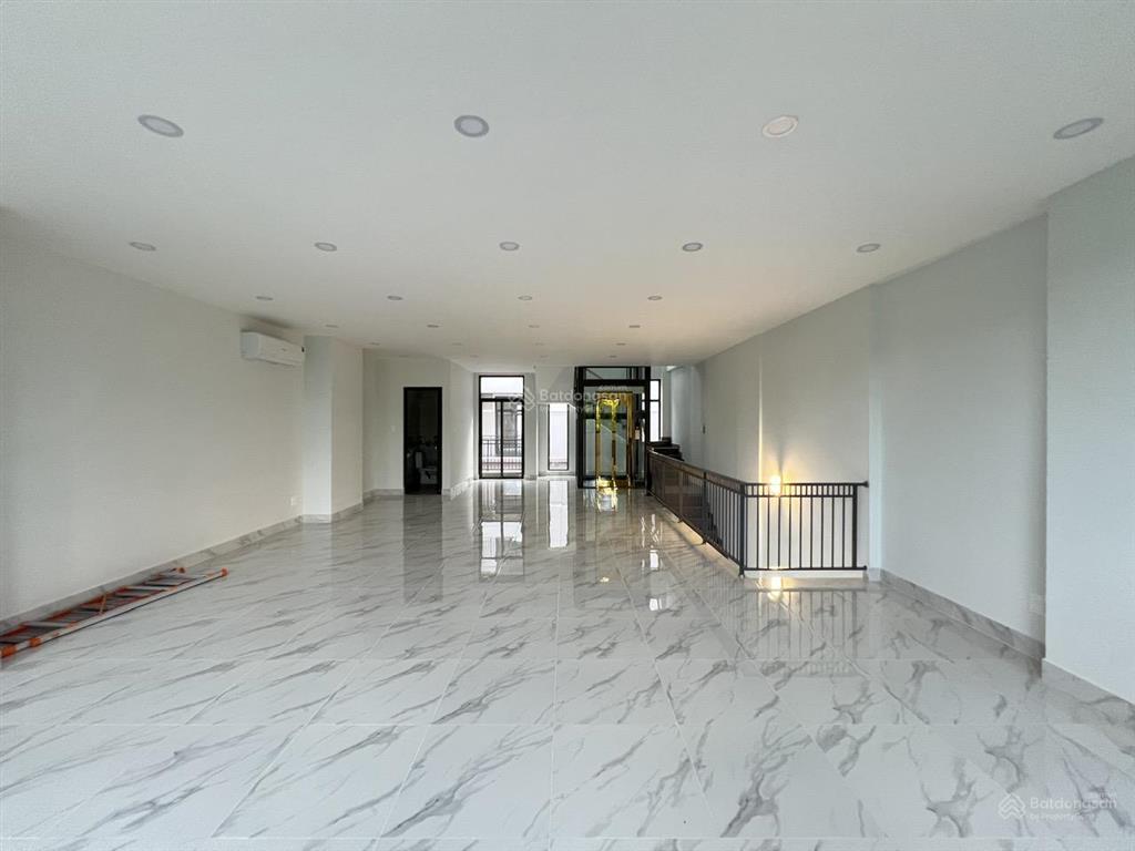 Chính chủ cho thuê shophouse gs metrocity, mặt tiền nguyễn hữu thọ, giá chỉ 10 triệu