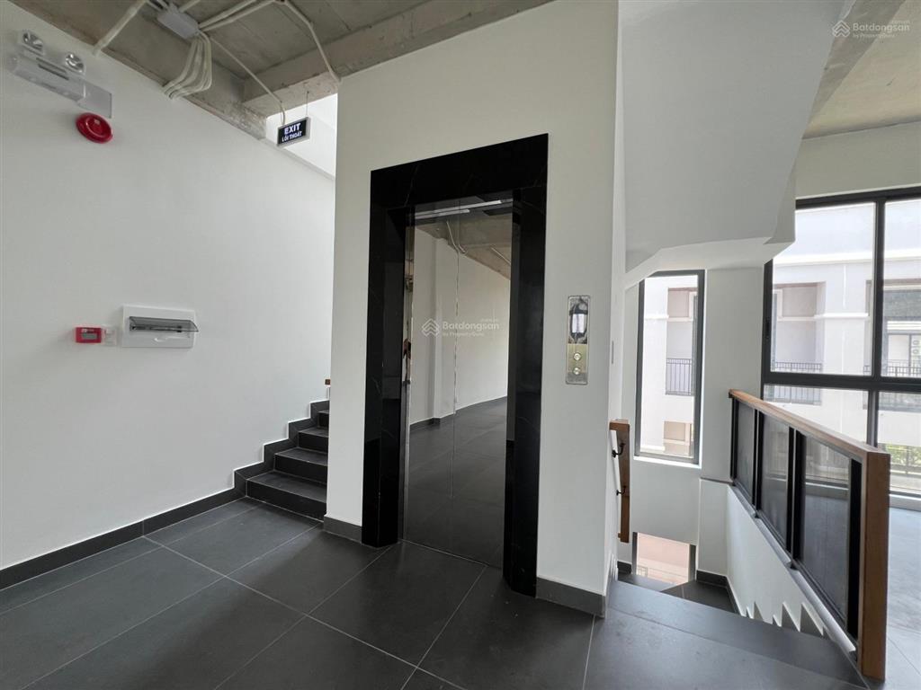 Chính chủ cho thuê shophouse gs metrocity, mặt tiền nguyễn hữu thọ, giá chỉ 10 triệu