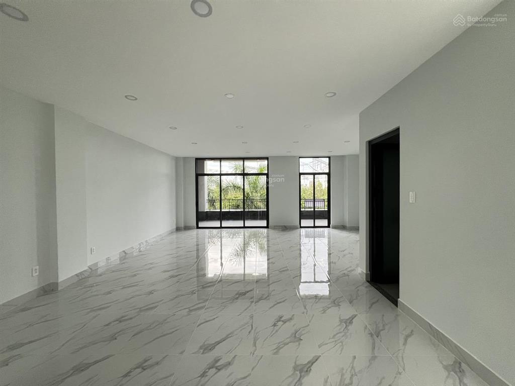 Chính chủ cho thuê shophouse gs metrocity, mặt tiền nguyễn hữu thọ, giá chỉ 10 triệu