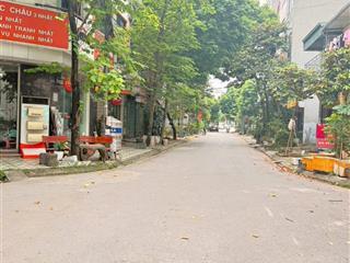 Bán nhà  đô thị đô nghĩa  hà đôngliền kề 50m 5 tầng 4,8m mặt tiền  kd  giá 13 tỷ hơn