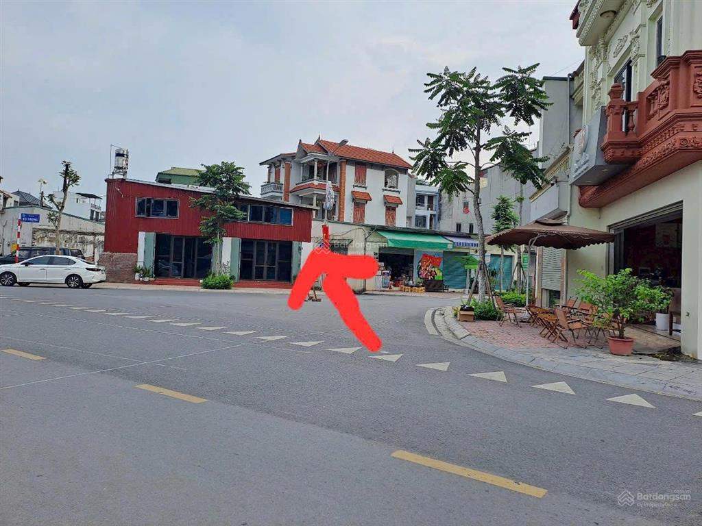 Bán lô đất 75m2 vuông vắn vị trí đẹp oto vào tận nơi phố vo trung. sổ chính chủ, giá 6.5 tỷ