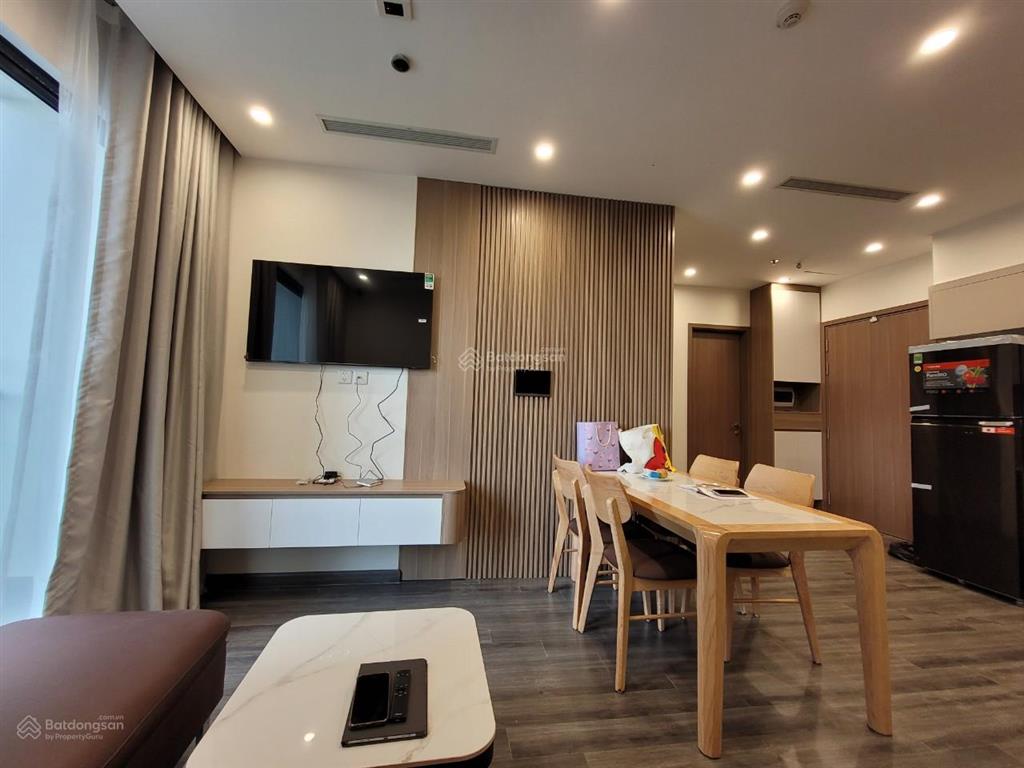 Nội thất sang trọng, cạnh nhà để xe  2pn 2wc diện tích rộng tại tonkin vinhomes smart 0365 811 ***