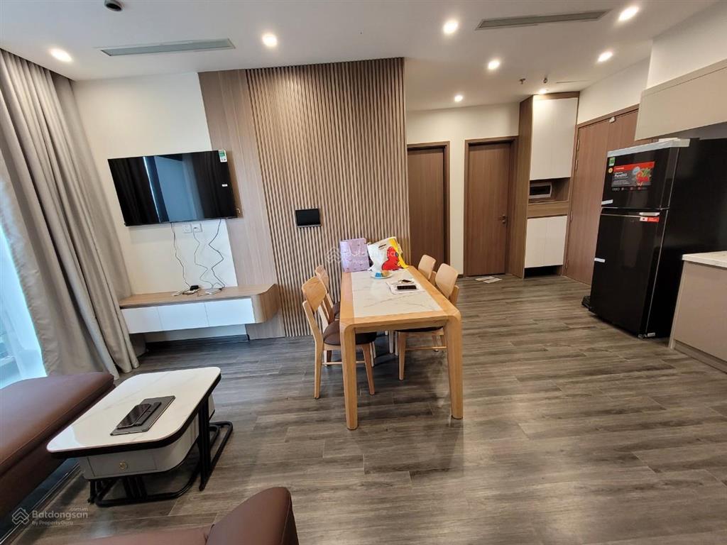 Nội thất sang trọng, cạnh nhà để xe  2pn 2wc diện tích rộng tại tonkin vinhomes smart 0365 811 ***