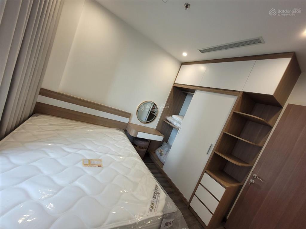 Nội thất sang trọng, cạnh nhà để xe  2pn 2wc diện tích rộng tại tonkin vinhomes smart 0365 811 ***