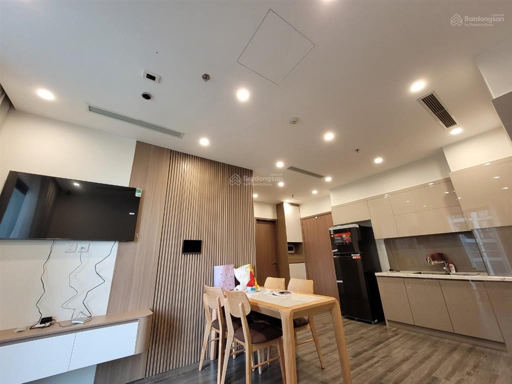Nội thất sang trọng, cạnh nhà để xe  2pn 2wc diện tích rộng tại tonkin vinhomes smart 0365 811 ***