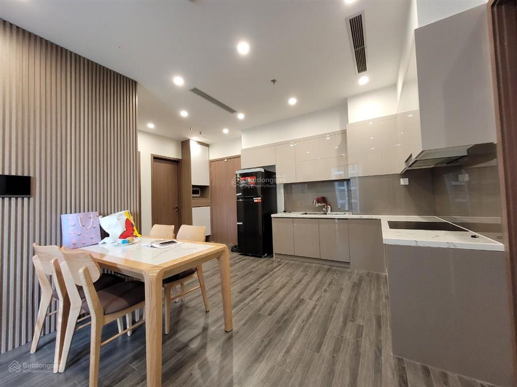 Nội thất sang trọng, cạnh nhà để xe  2pn 2wc diện tích rộng tại tonkin vinhomes smart 0365 811 ***
