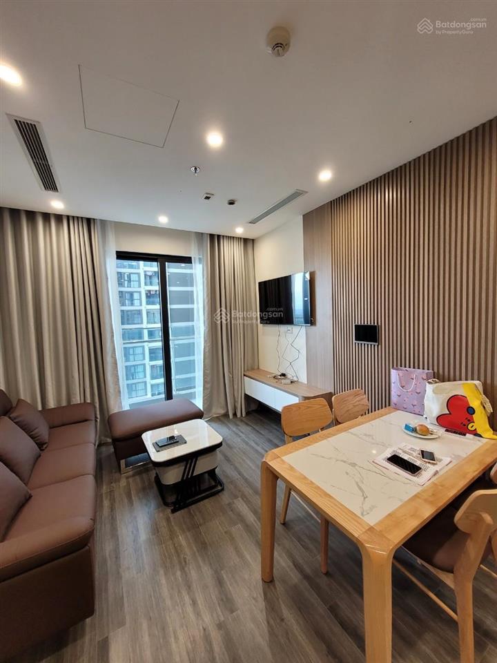 Nội thất sang trọng, cạnh nhà để xe  2pn 2wc diện tích rộng tại tonkin vinhomes smart 0365 811 ***