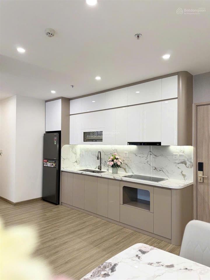 Mình cho thuê căn hộ 2 ngủ cạnh nhà để xe ô tô, nội thất mới 100%, chủ nhà dễ tính,  0365 811 ***