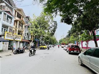 Chính chủ cần tiền bán gấp nhà kđt xa la  hà đông  dt100m2, 4 tầng, kinh doanh, văn phòng, spa