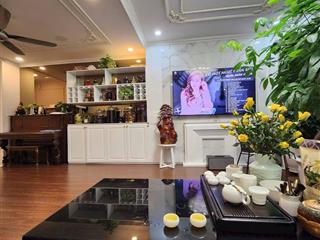 Chính chủ cần chuyển nhượng căn hộ hpc landmark 105 văn khê  dt 108m2, 3pn, full nội thất, lô góc