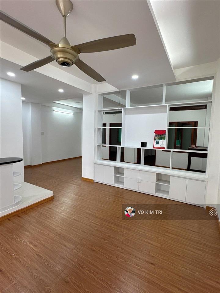 Cc 234 phan văn trị, 74m2 có thang máy 2pn shr, giá 3,25 tỷ