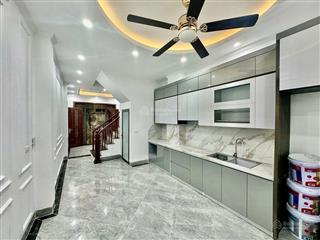Bán nhà lĩnh nam  dt 38m2x5t, đẹp, giá 4.8 tỷ, ngõ 3m, nhà đẹp, thoáng, mới cứng ở luôn, sđcc