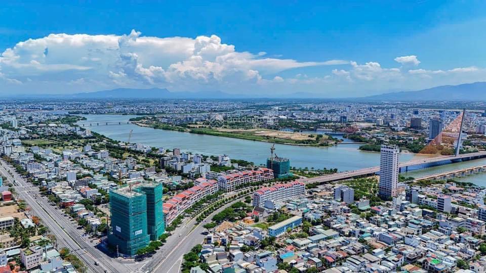 Bán cắt lỗ 1 tỷ căn shophouse 7 tầng ngay chân cầu trần thị lý