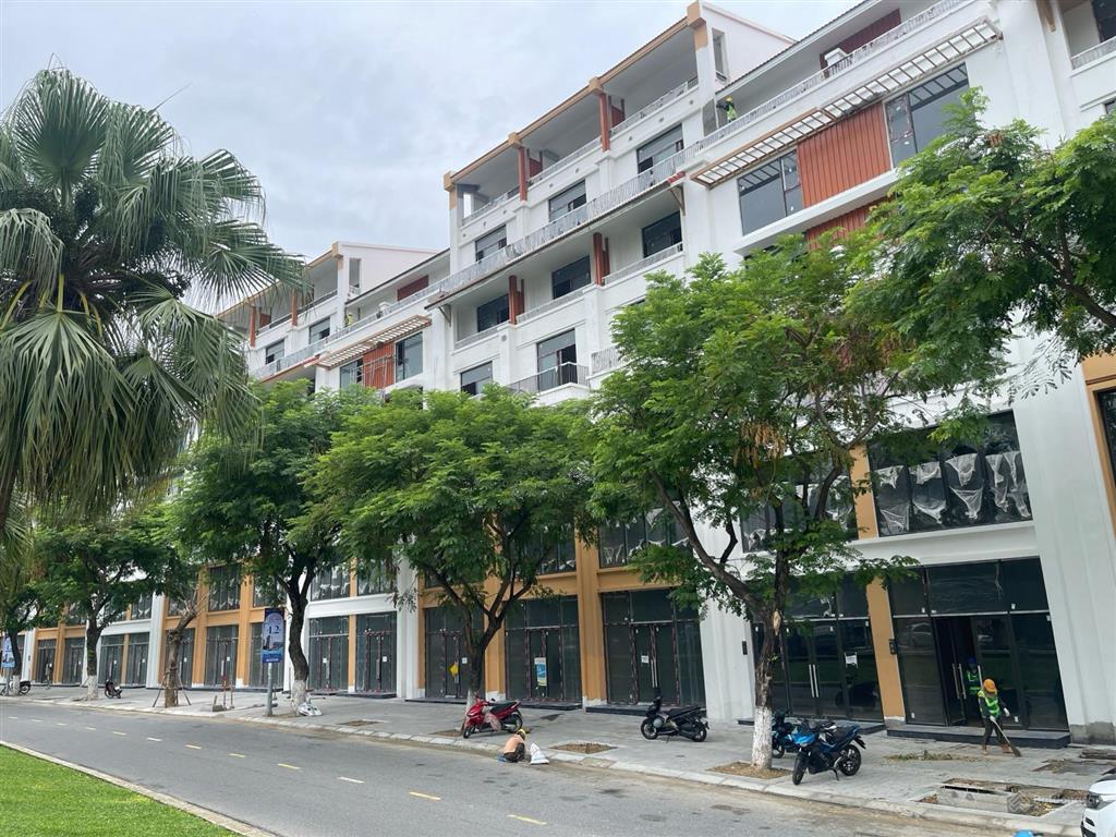 Chính chủ cần bán căn góc b254 shop house sun cosmo