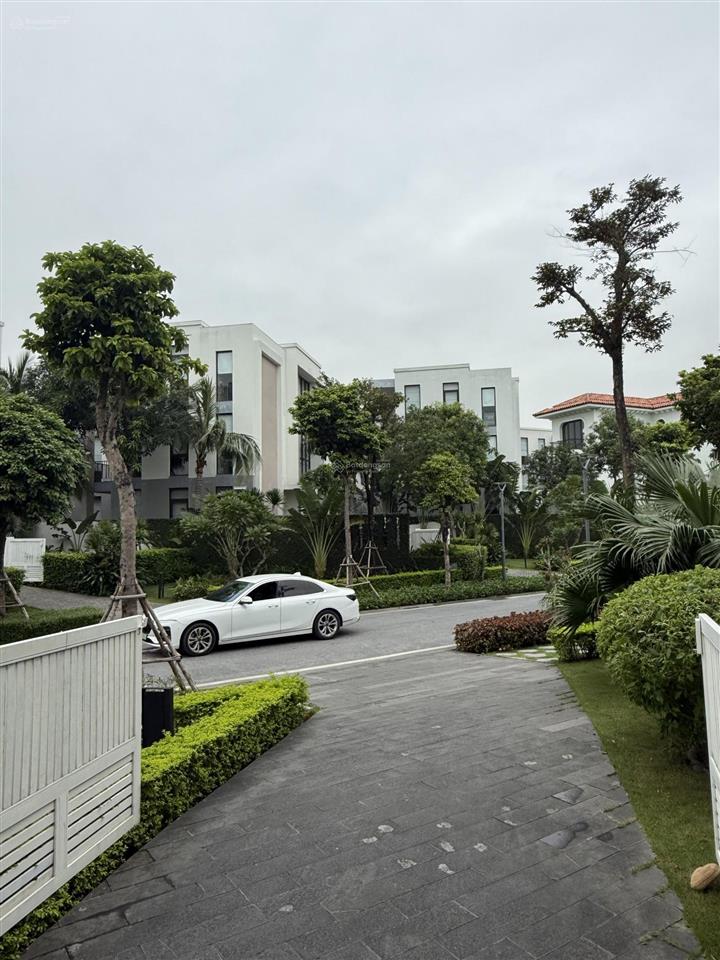 Cần bán gấp biệt thự nghỉ dưỡng full nội thất thu nhập cam kết 2,4 tỷ/năm sổ đỏ lâu dài