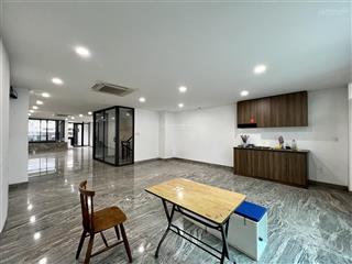 Cho thuê mặt bằng văn phòng 100m2 5x20m thang máy hầm xe sân vườn lối đi riêng có ntcb ngay q10