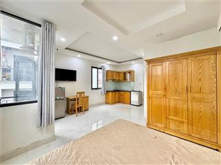 Cho thuê chung cư mini 30m2 balcon view bờ kè, thang máy hầm xe ngay mặt tiền hoàng sa quận 3