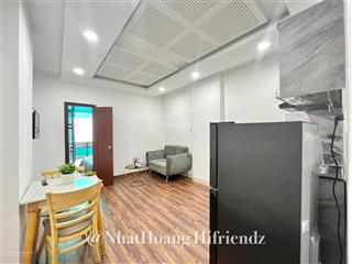 Căn hộ 1 phòng ngủ luxury 40m2 balcon lớn trồng cây thang máy gần bv chợ rẫy, đh kinh tế ueh quânn