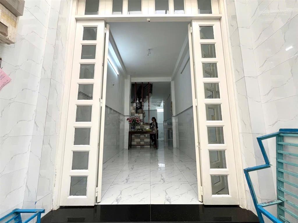 Nhà nguyên căn 3pn 2wc 36m2 mới sạch sẽ ngay tôn đản quận 4 gần cầu ông lãnh khu ăn uống
