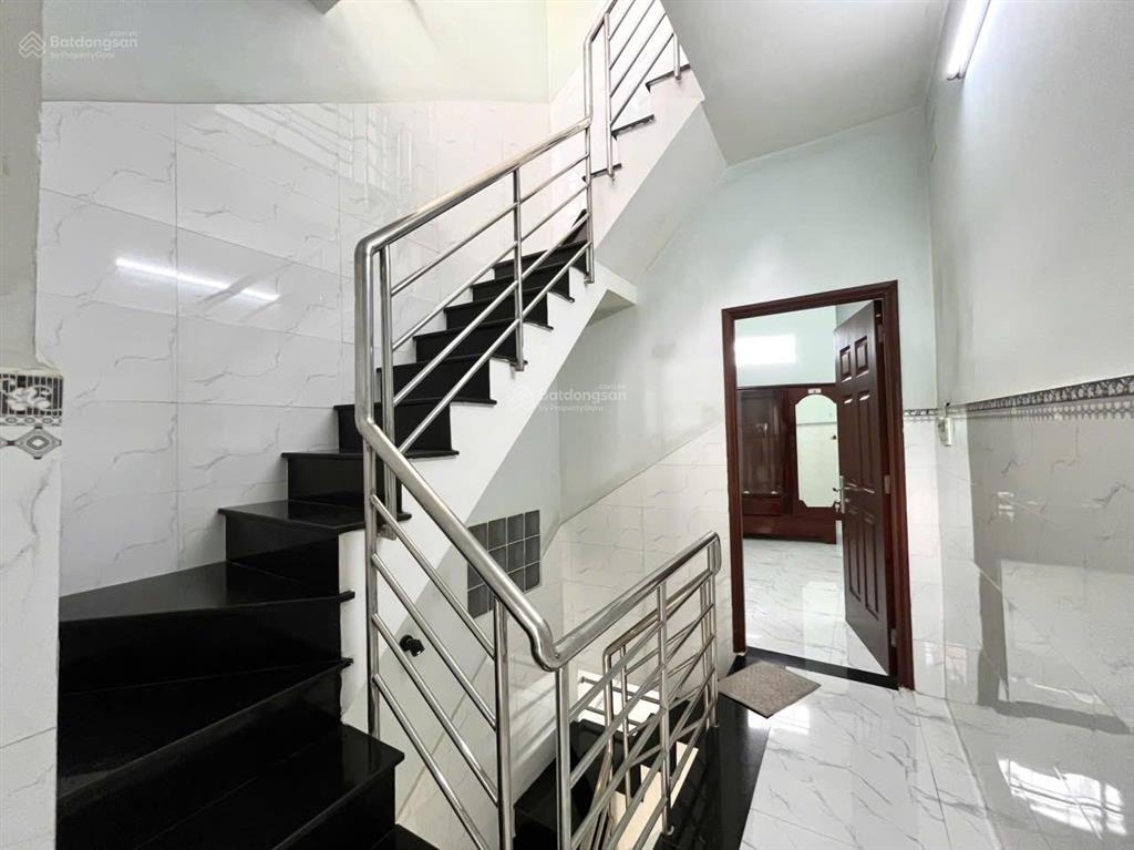 Nhà nguyên căn 3pn 2wc 36m2 mới sạch sẽ ngay tôn đản quận 4 gần cầu ông lãnh khu ăn uống