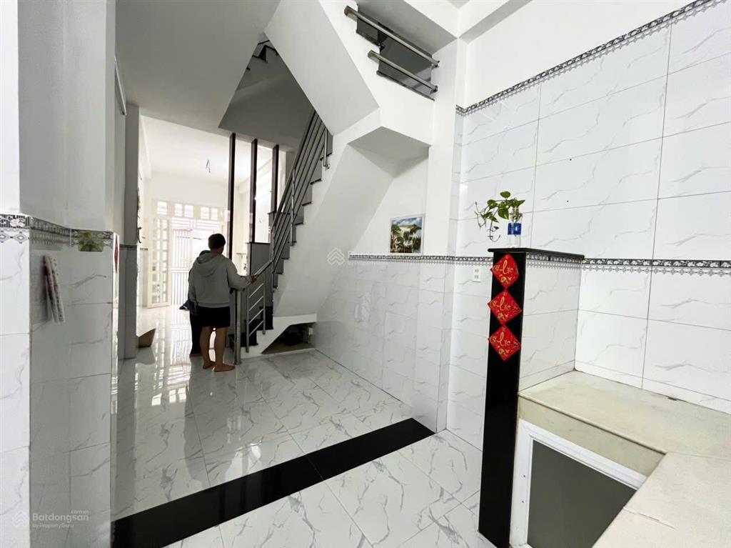 Nhà nguyên căn 3pn 2wc 36m2 mới sạch sẽ ngay tôn đản quận 4 gần cầu ông lãnh khu ăn uống