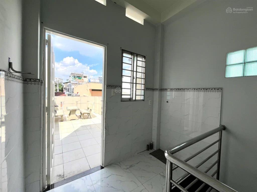 Nhà nguyên căn 3pn 2wc 36m2 mới sạch sẽ ngay tôn đản quận 4 gần cầu ông lãnh khu ăn uống