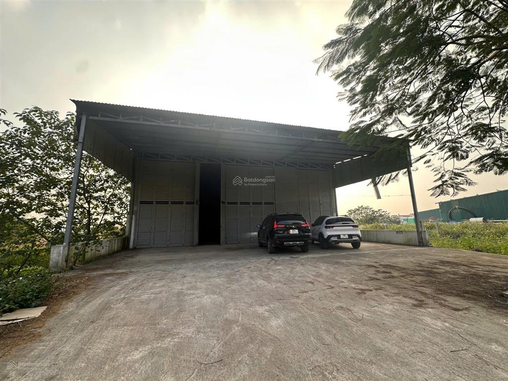 Cho thuê xưởng mặt tiền 15 m giá 25tr/th xe công vào tận xưởng đường dh20, nghĩa trụ, văn giang