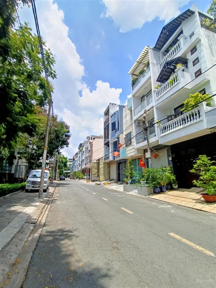 Dt 90m2, mặt tiền kdc bình phú, 4 tầng 5pn 6wc, văn minh, yên tĩnh