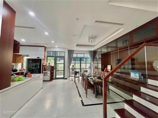 Song lập 200m2, thang máy, nội thất nhập khẩu. vị trí đẹp, đẳng cấp