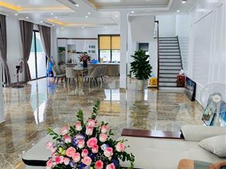 Song lập 240m2. hoàn thiện siêu đẹp, giá rẻ như nhà thô. vị trí vip, không có căn thứ 2