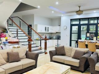 Siêu phẩm 96m. hoàn thiện full nội thất , vị trí đẹp, chi tiết , tâm huyết. hàng hiếm dự án