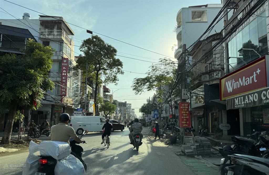 Bán nhà mặt đường lê lợi. vị trí vip, kinh doanh buôn bán sầm uất. đang có dòng tiền