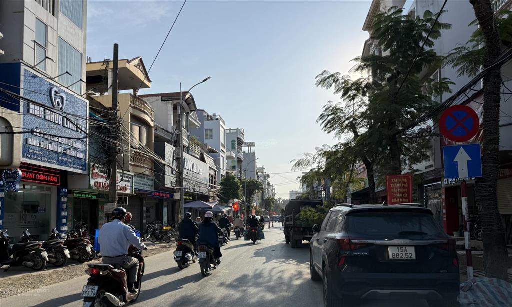 Bán nhà mặt đường lê lợi. vị trí vip, kinh doanh buôn bán sầm uất. đang có dòng tiền