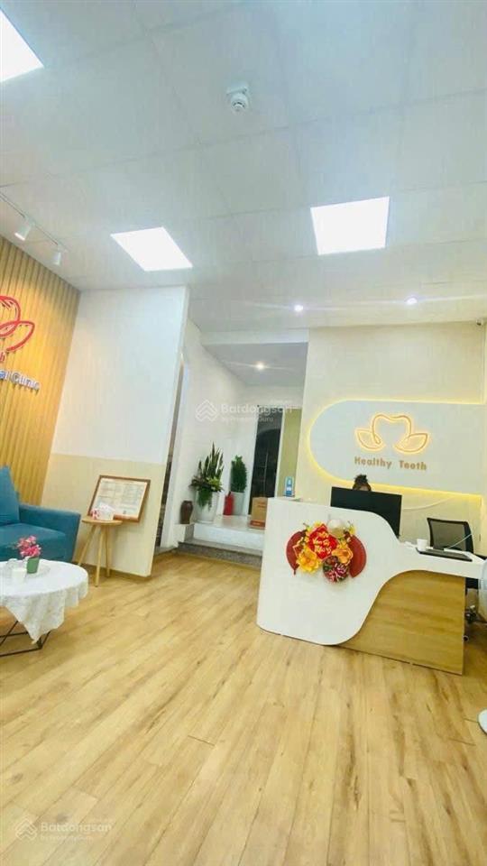 Nhà mới mặt phố hoàng ngân vỉa hè rộng ô tô tránh dt 68m2 mt 5,5m nhà 5t vị trí nhà đẹp nhất phố