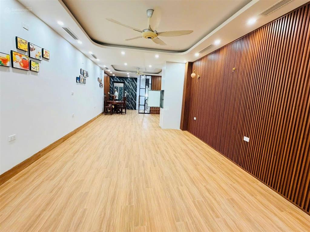 Chính chủ bán toà văn phòng phố nguyễn chánh  cầu giấy dt65m mt4,6m nhà 7t thang máy oto tránh