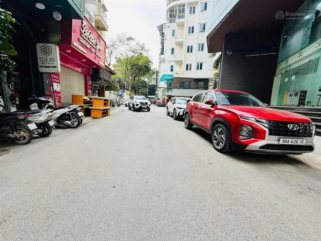 Chính chủ bán toà văn phòng phố nguyễn chánh  cầu giấy dt65m mt4,6m nhà 7t thang máy oto tránh