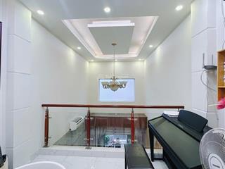 Q4 nhà đẹp không quy hoạch 60m2 sổ . 4tầng btct hoàn công đủ. nhĩnh 6 đ tl chính chủ