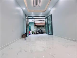 Q4 hoàng diệu 34m2 sổ hoàn công đủ 3tầng btct không quy hoạch. kdc dân trí cao. chỉ 6.199 ty tl