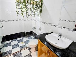 Nhà đẹp đường số 8m q4 . kdcdaan trí cao không quy hoạch 40.7m2 sổ 4 tầng btct hoàn công. chỉ 11.9