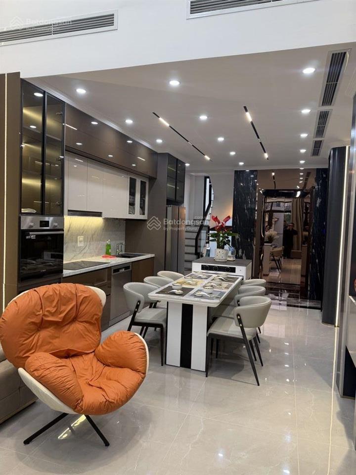 Hàng xóm linh đàm nhà 6tầng thang máy dt 50m2/giá 15,4tỷ, nội thất đầy đủ gara ô tô