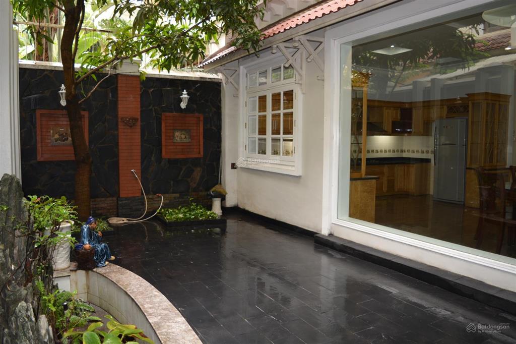 Bán biệt thự giai đoạn 1 ciputra hà nội, 200m2 mặt đường đôi
