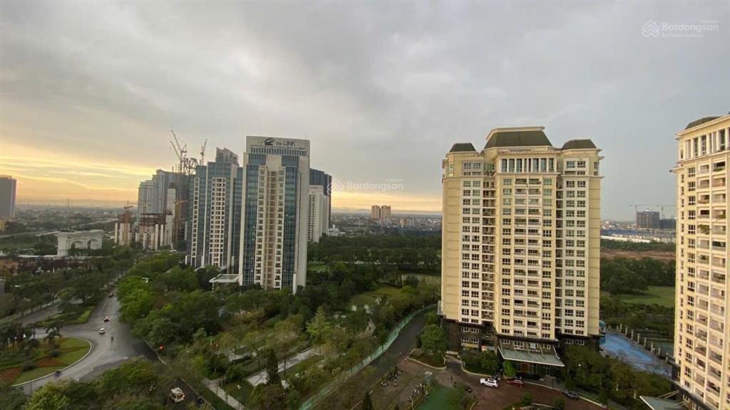Bán căn góc tầng cao tòa e1 ciputra 153m2 đủ đồ